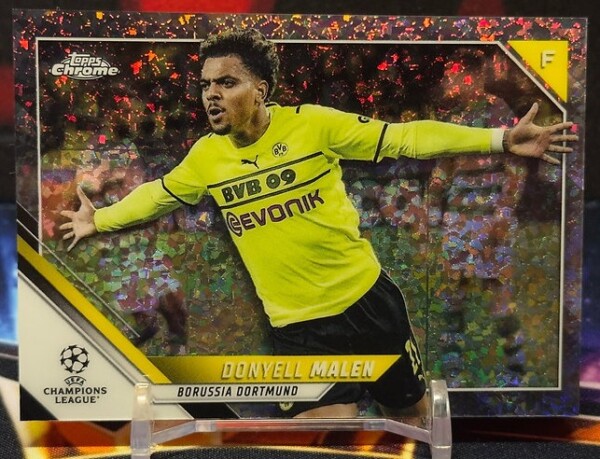 2021-2022 Topps chrome - Donyell Malen