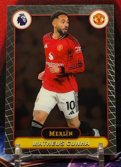 71a6fa_99956449529a4d538684b13da6f01565~mv2 2025 -2026 Topps Merlin Premier League - Matheus Cunha