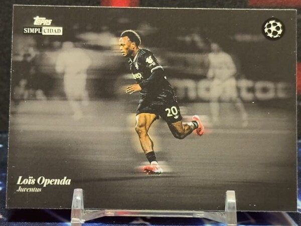 25/26 Topps Simplicidad UEFA - Lois Openda