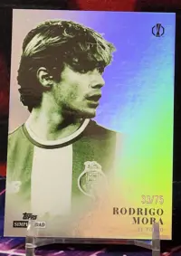 25/26 Topps Simplicidad UEFA - Rodrigo Mora (limit/75)