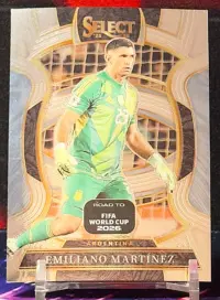 25/26 Panini Select Road to FIFA - Emiliano Martínez